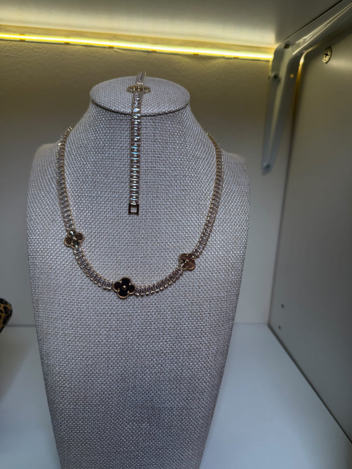 Black Blossom Luxury Set