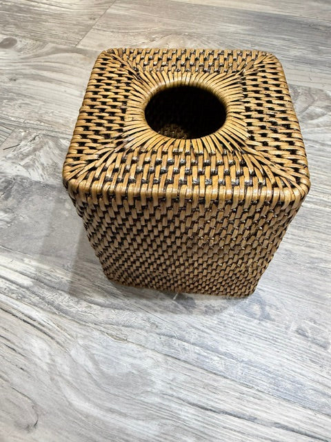 Burma Rattan Tissue Cover