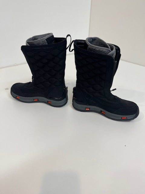 Korkers W's Northlake Zip Boots With Trailtrac Soles size 9