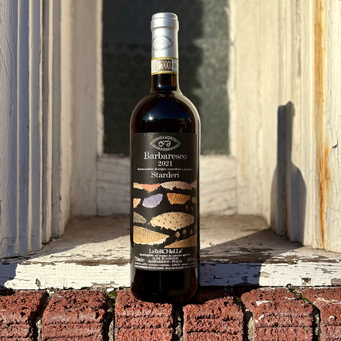 Barbaresco 2021 wine bottle with Starderi label, foil-wrapped neck