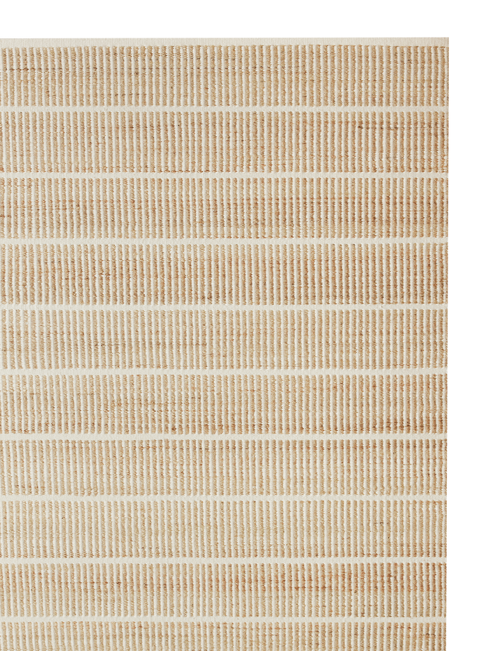 Natural & White / 5'7" x 7'10"