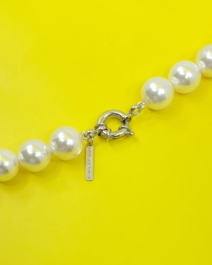 White Shell Pearl Necklace | Ernest W. Baker | DEPARTAMENTO