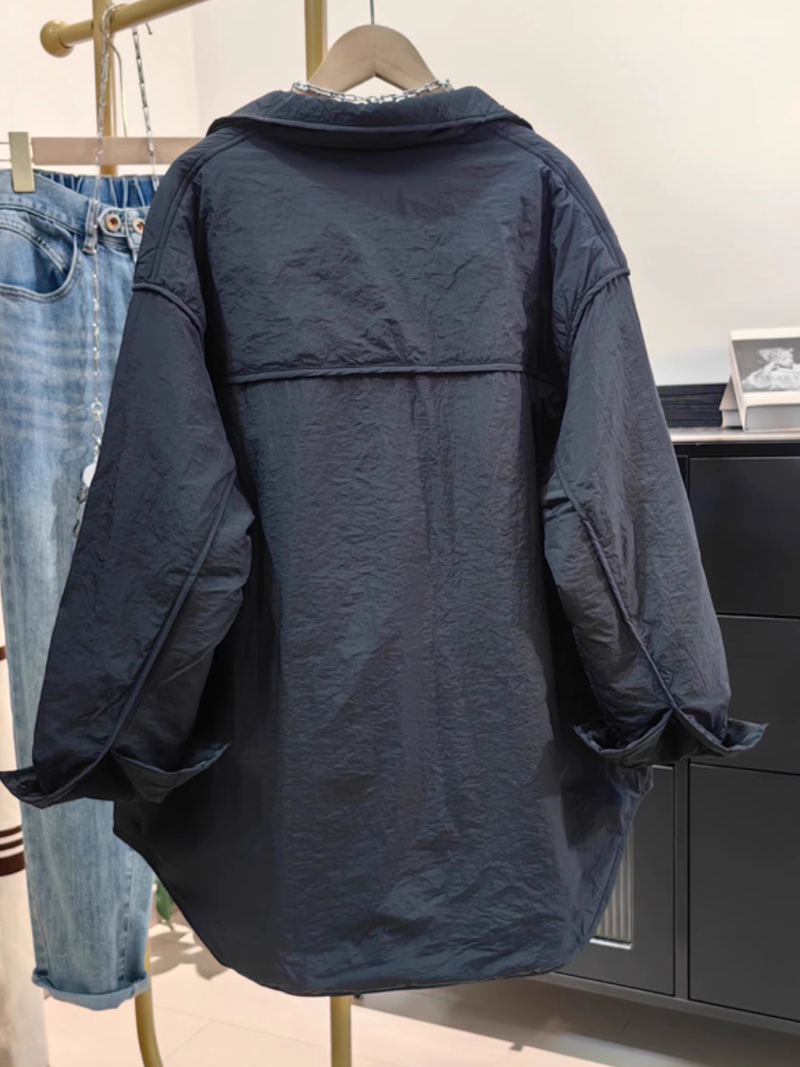 Oversized Utility Jacket with Curved Hem, Statement Pockets, Effortless Layering