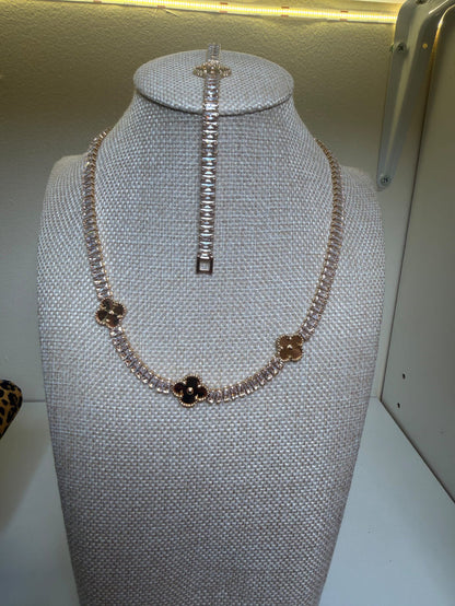 Black Blossom Luxury Set