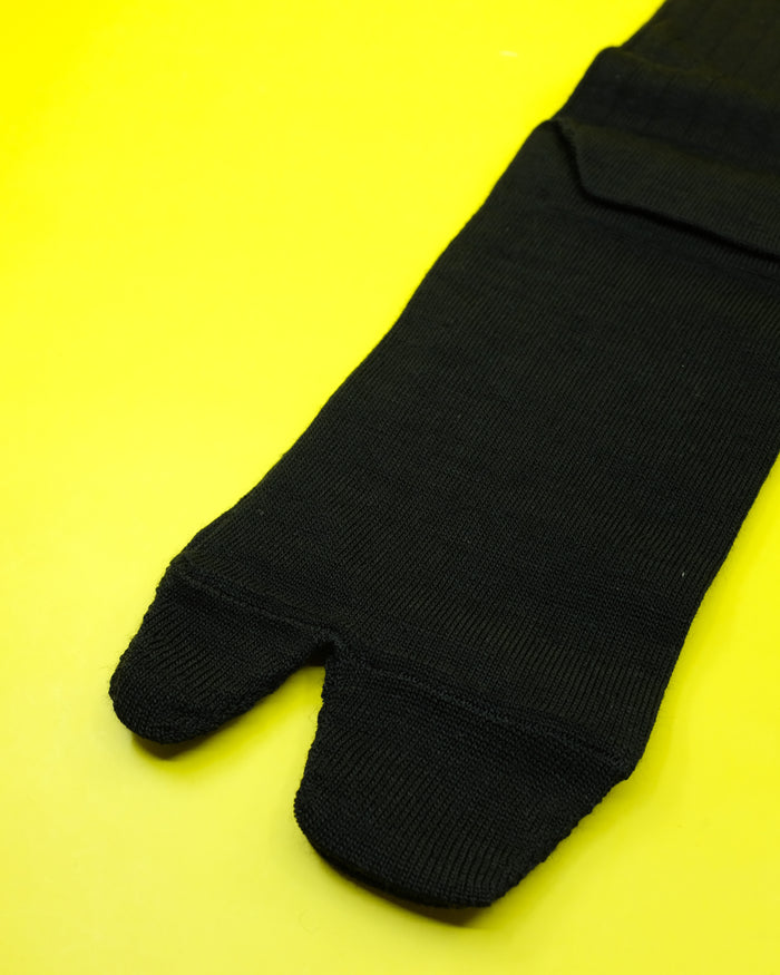 Black Knee High Tabi Socks | Maison Margiela | DEPARTAMENTO