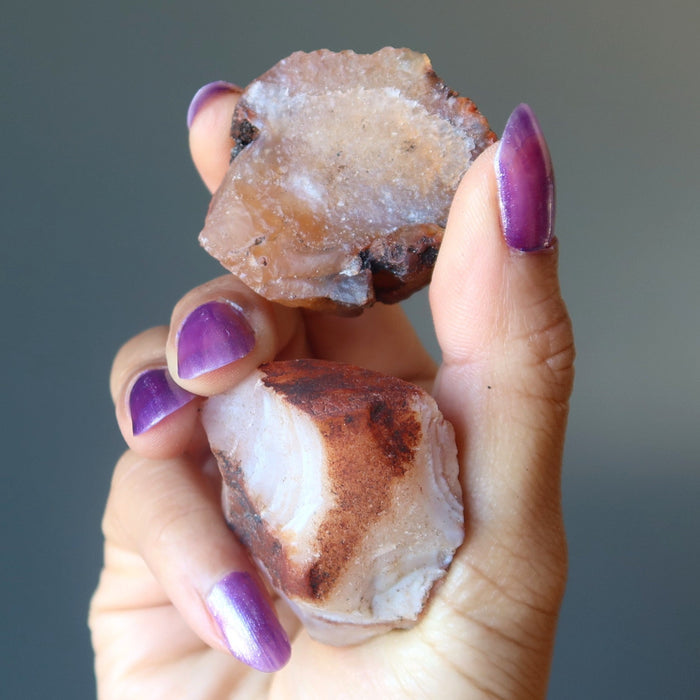 raw carnelian stones