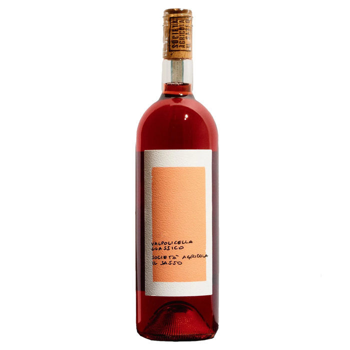 Il Sasso Valpolicella Classico 2023 wine bottle with red glass, cork, and cream label