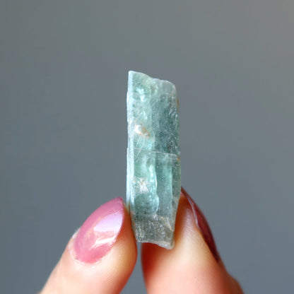 raw green kyanite