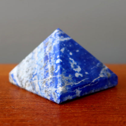lapis pyramid