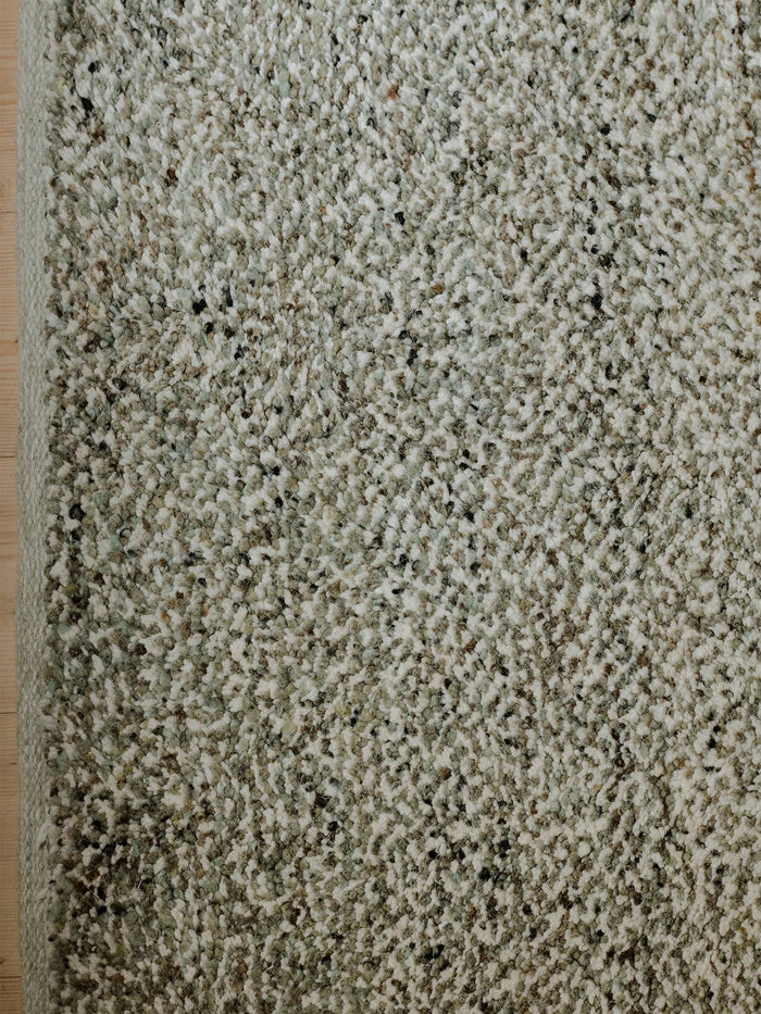 Pistachio / 5'7" x 7'10"
