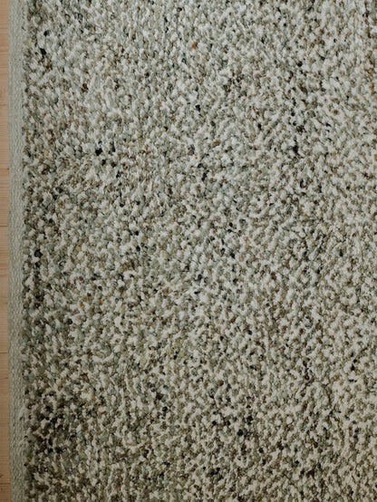 Pistachio / 5'7" x 7'10"