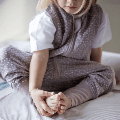 Musselin Schlafsack mit Füßen 0.5 TOG | Blume Berry