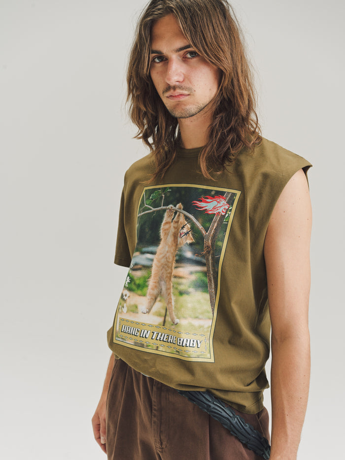 Plantoon Green 'Hang In There' Jersey One Arm T-Shirt | Phipps | DEPARTAMENTO
