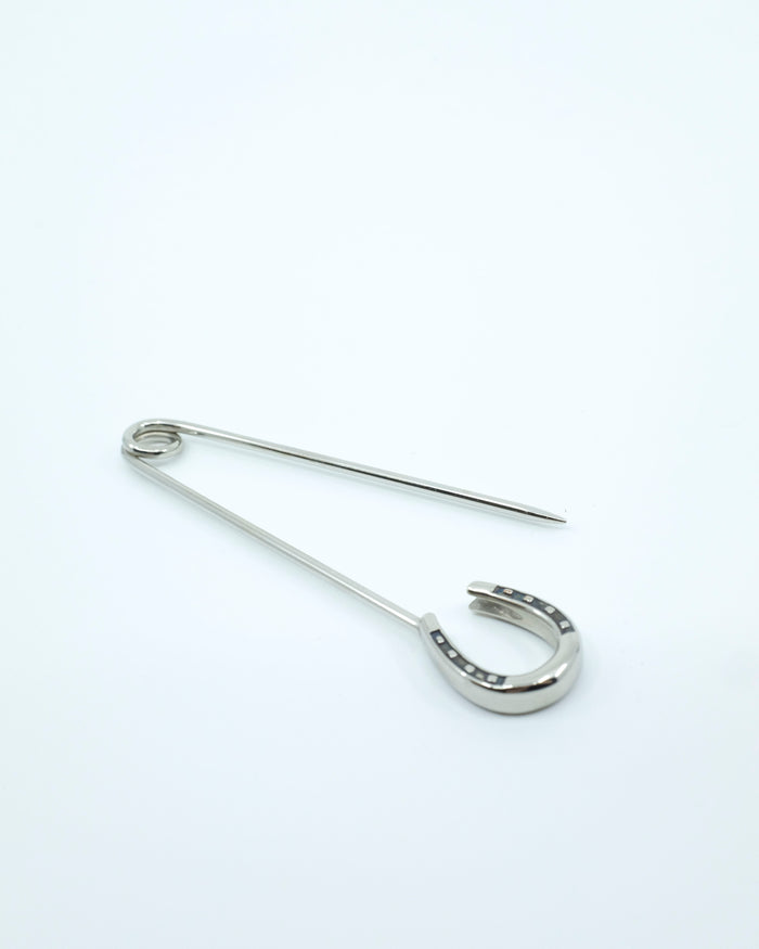 Silver Horseshoe Quilt Pin