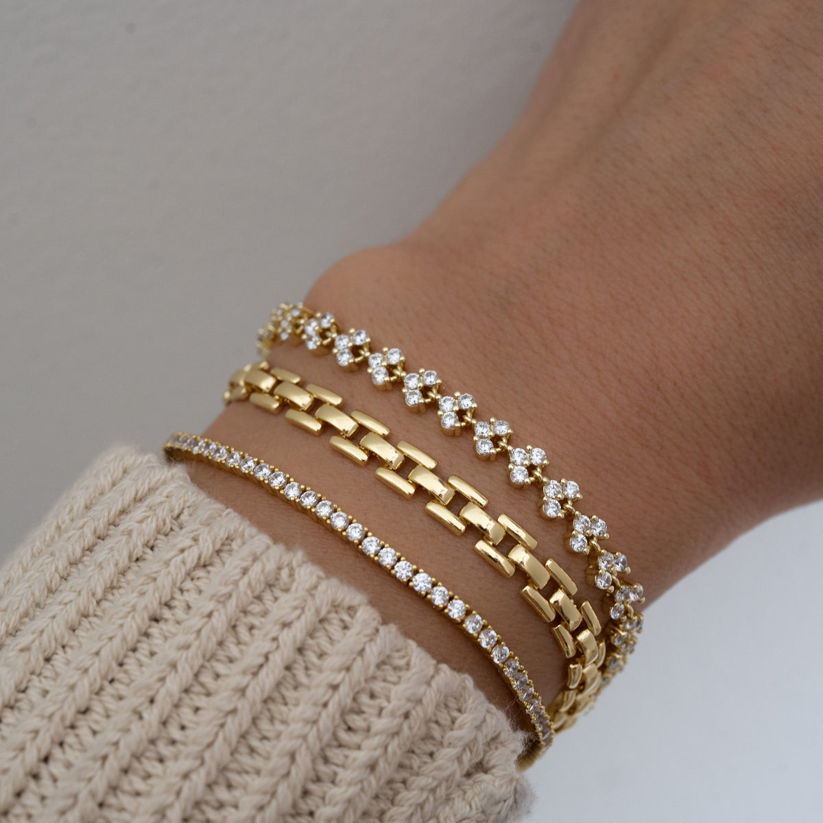 Tennis Bracelet w Latch