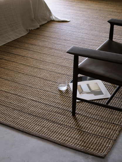 Trellis rug in Natural & Bison