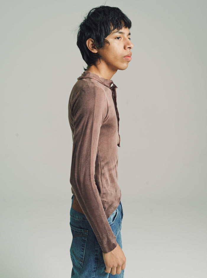 Washed Brown Light Cotton Jersey Raw Stacked Long Sleeve Henley | Edward Cuming | DEPARTAMENTO