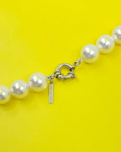 White Shell Pearl Necklace | Ernest W. Baker | DEPARTAMENTO
