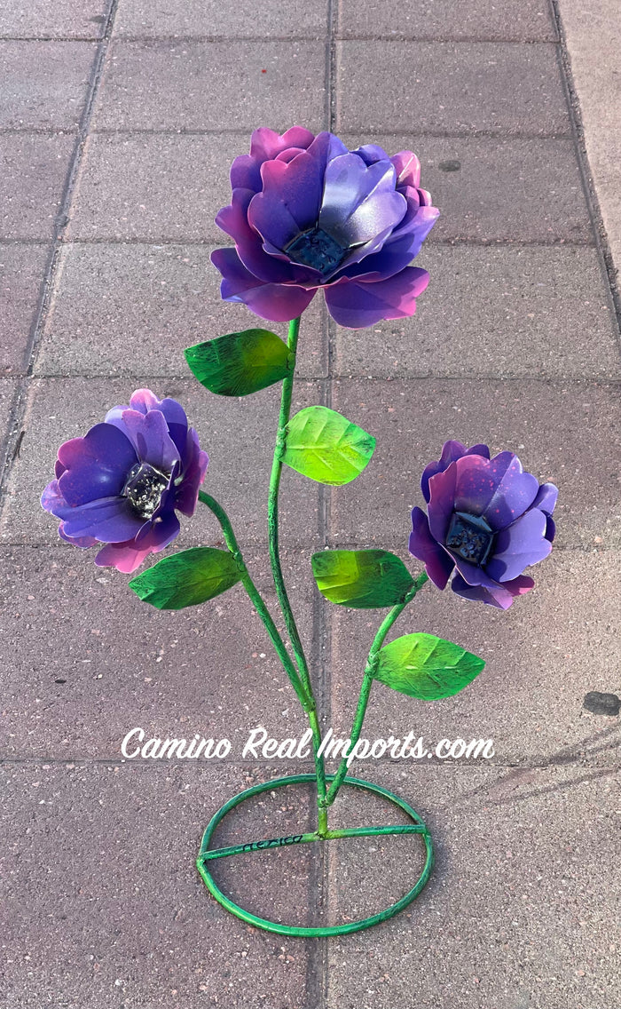 Yard Art Metal Flowers Sculpture 22"  MFLWRMS001
